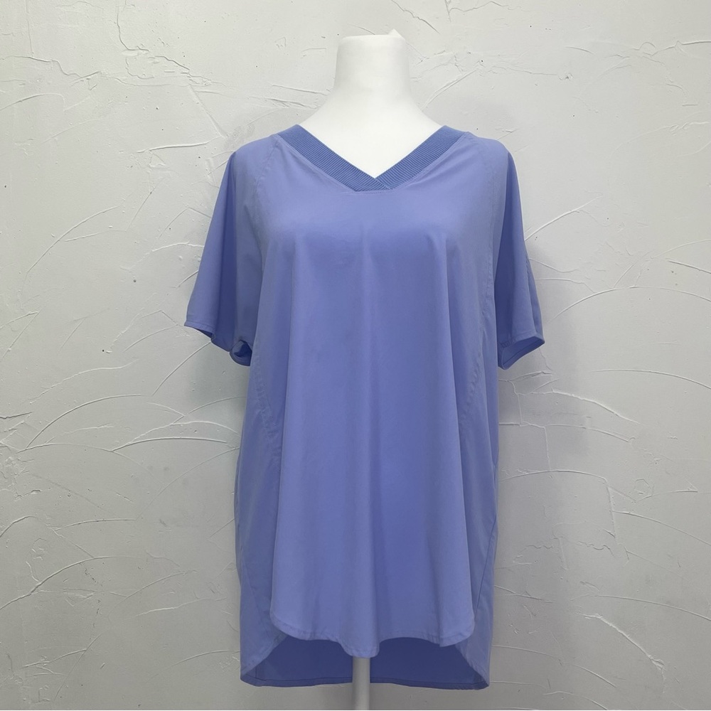 Athlete Zyphr Featherweight V-Neck Tee - Picture 5 of 10